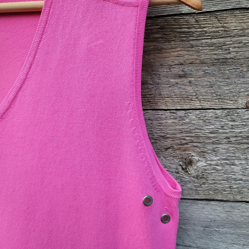 Reba Raspberry Sleeveless Vneck - Picture 4 of 4